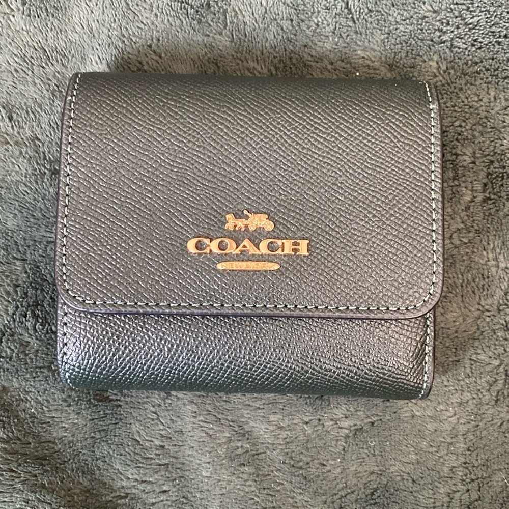 Trifold Wallet in cross grain leather